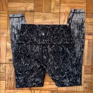 LuLu Lemon Align 28” Mid Rise Black &White Legging